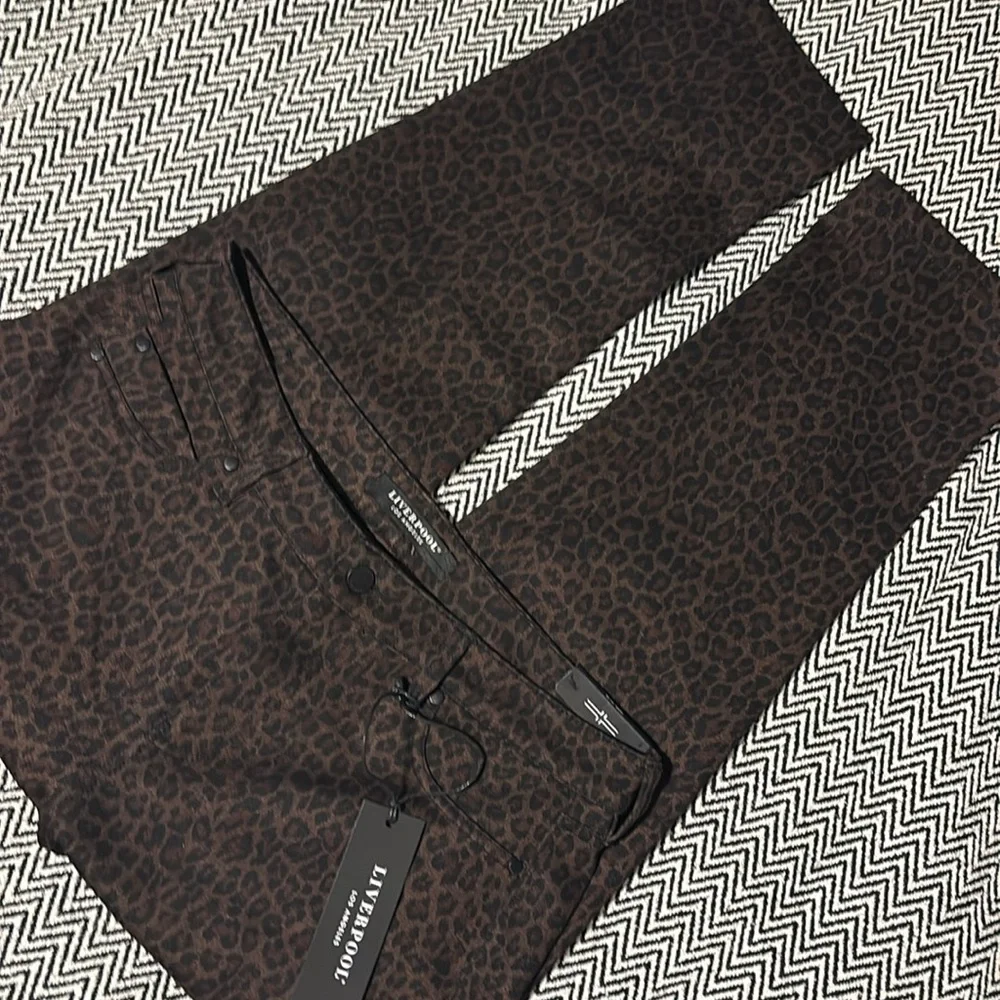 Liverpool Cheetah Print Ponte Pants - Black/Brown - Size 12/31 Petite - NWT - Picture 2 of 12